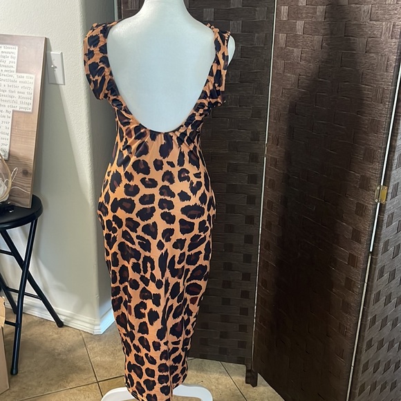 Stretchy cheetah dress - Picture 2 of 2